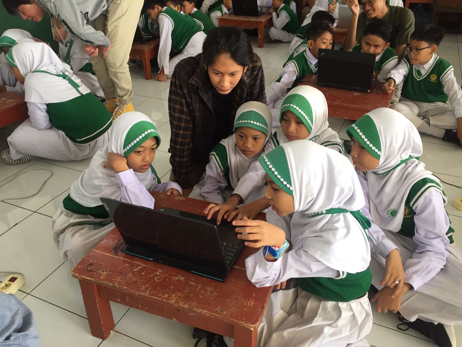 Mentor memberi coaching public speaking